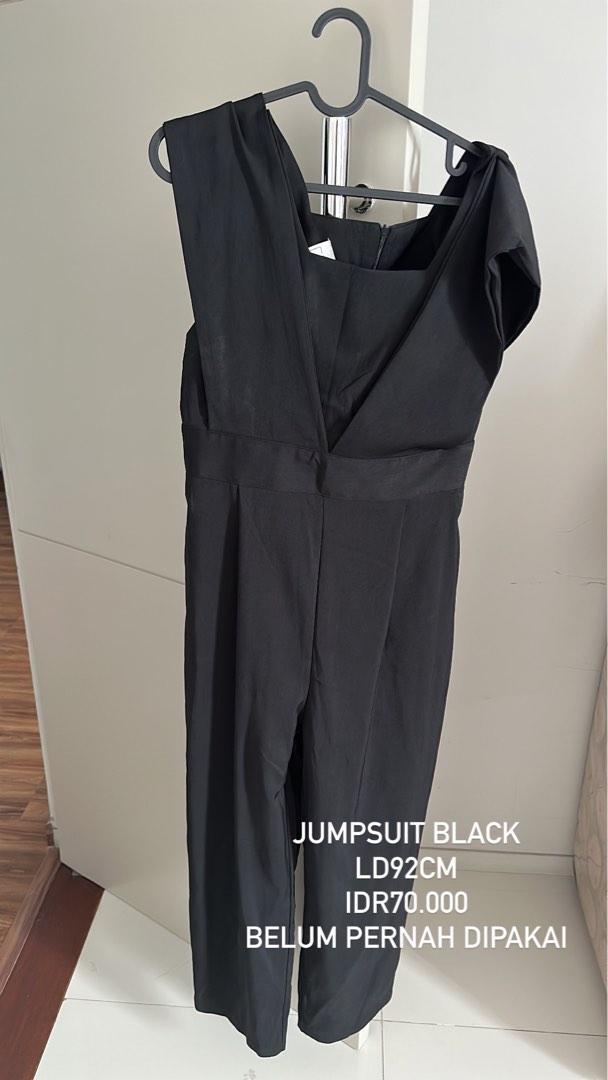 Jumpsuit Black Fesyen Wanita Pakaian Wanita Jumpsuits Di Carousell