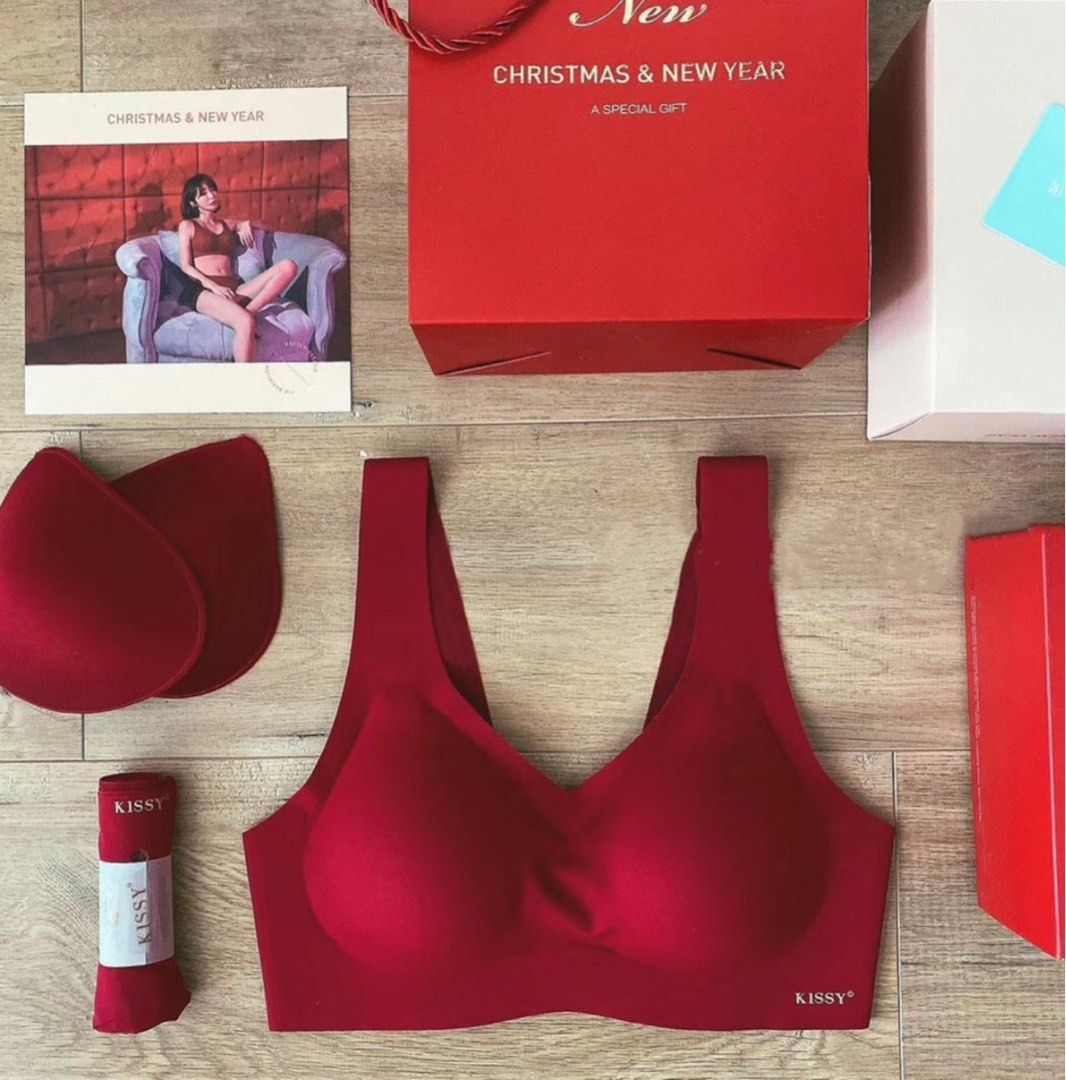 GUCCI Super Push Up Bra Set, Women's Fashion, New Undergarments &  Loungewear on Carousell