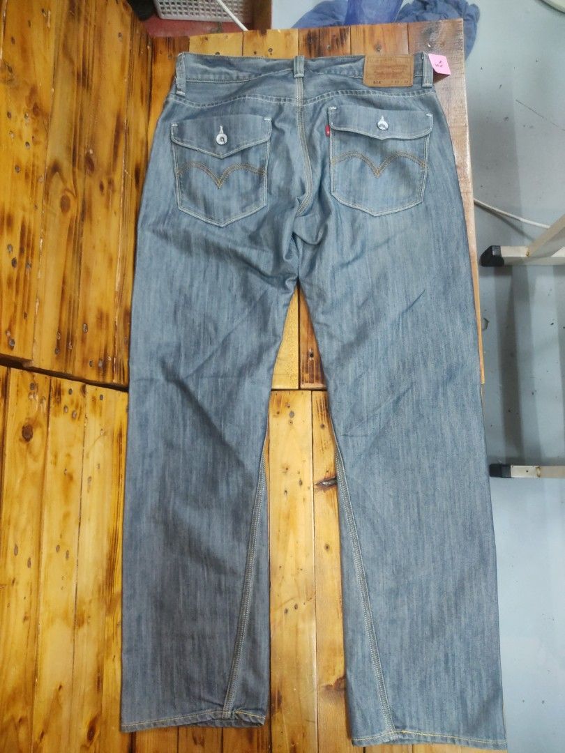 Levis 514 with flap clearance pockets