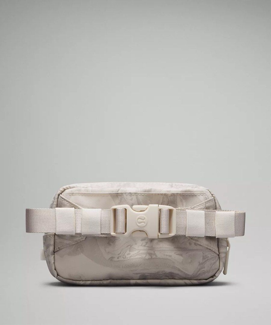 Lululemon Team Canada legacy mini beltbag, Women's Fashion, Bags & Wallets, Cross-body Bags on Carousell Lululemon Team Canada legacy mini beltbag, Women's Fashion, Bags & Wallets, Cross-body Bags on Carousell