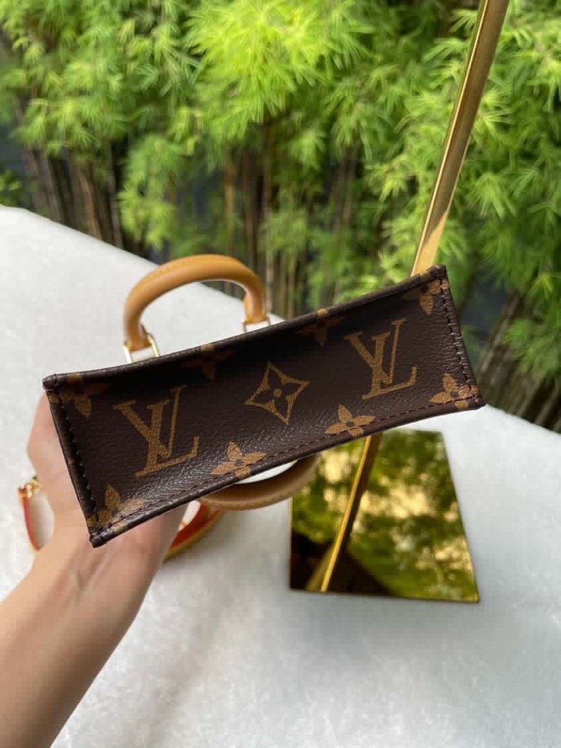 Authentic Louis Vuitton Lv Sac Plat Monogram Laptop Document Tote Bag,  Luxury, Bags & Wallets on Carousell