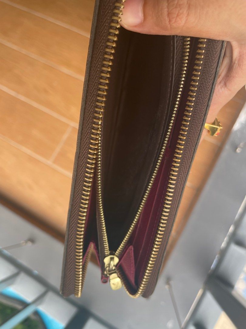 LN LV ZOE WALLET (M62932), Luxury, Bags & Wallets on Carousell