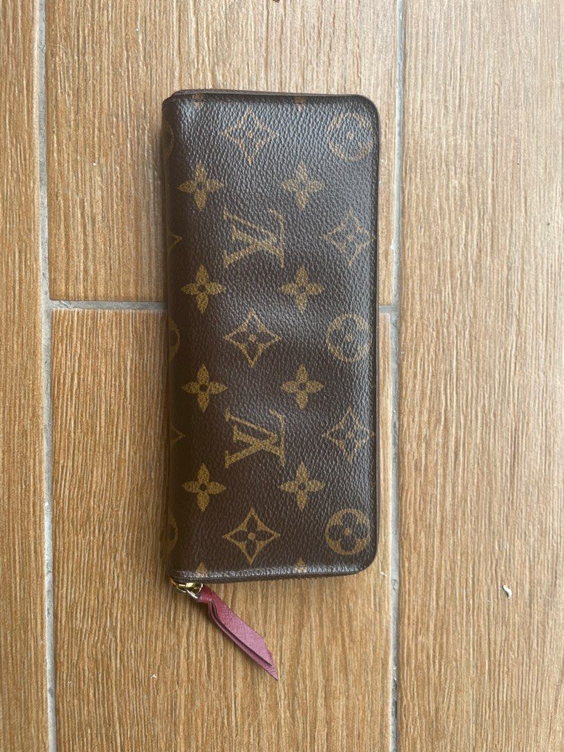 Singapore - SEP 11, 2016: a Louis Vuitton Wallet Standing . Louis Vuitton  is a Luxury Designer Brand. Editorial Photo - Image of object, 2016louis:  86304266