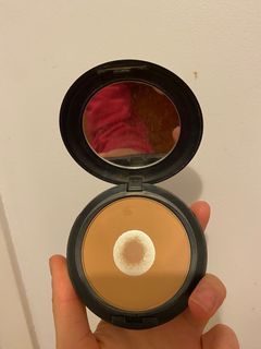 Mac studio fix powder