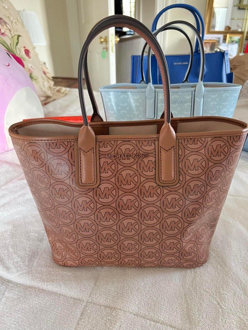 Michael Kors (Category: Luxury Bags & Wallets) located in San Fernando. Submitted by annmhrie (Listing ID 1248151015, Image 1). Description: NEVER USED MICHAEL KORS JODIE MINI TOTE PURSE CHECK PHOTOS PLEASE ASK ME IF YOU HAVE QUESTIONS Please keep in mind, secondhand, pre love, like new no tags handbags and accessories may have minnor imperfections throughout including residual scent from my closet or storage and age. I try to list as many of the