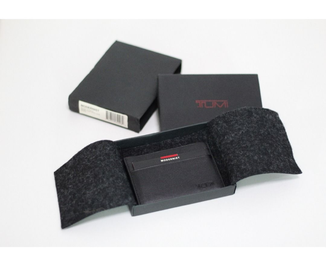 Tumi modernist wallet store