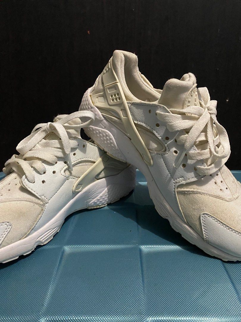 Nike huarache shop cream
