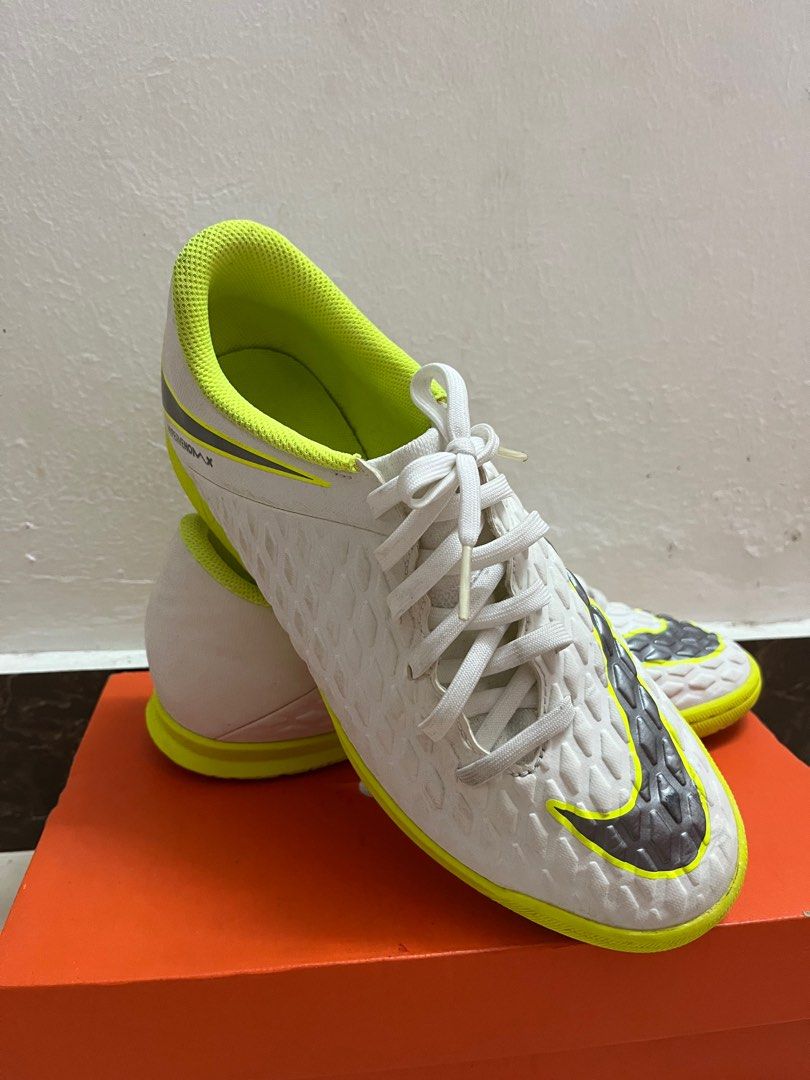 Nike phantom top futsal shoes