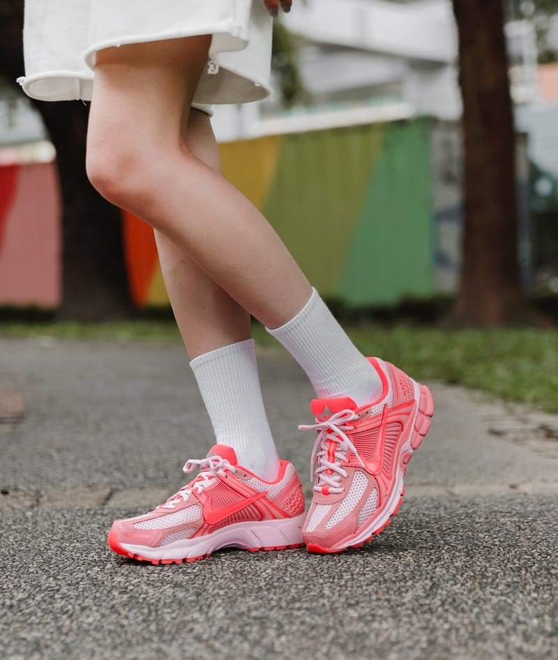 Nike Zoom Vomero 5 Pink Foam Hot Punch (W), Women's Fashion, Footwear ...