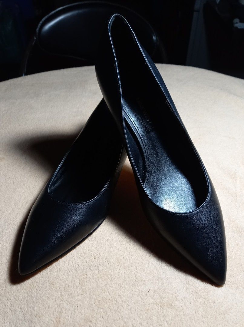 Nine west 2 inch pumps hot sale