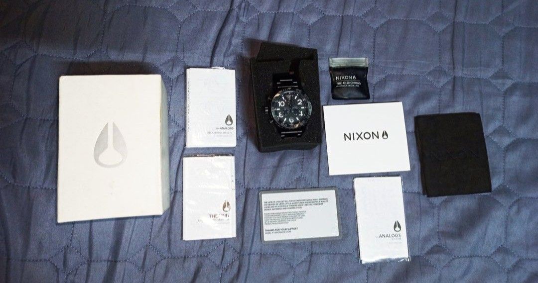 Nixon hotsell watch box