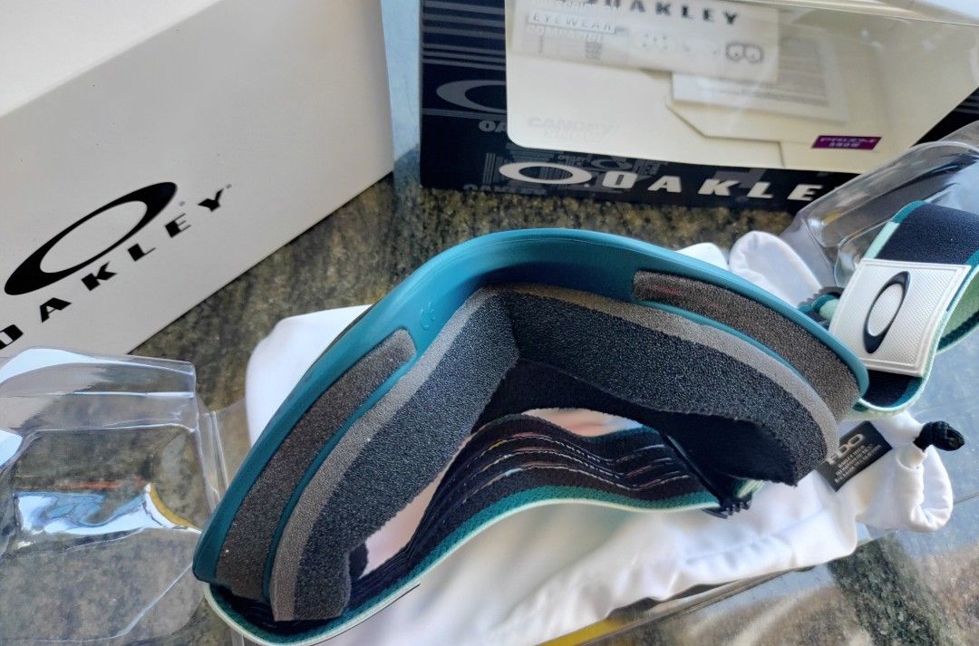 Oakley Canopy Prizm Sapphire Asian Fit
