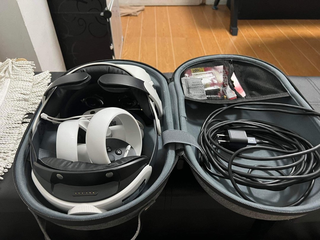 Oculus Quest 2 128GB, Video Gaming, Gaming Accessories, Virtual Reality on Carousell