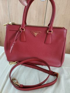 Red Prada Galleria Saffiano Large Leather Bag 100% Authentic