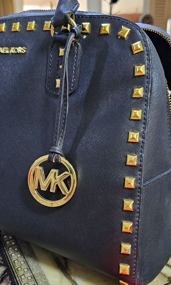 Preloved Used Authentic Michael Kors Saffiano Black Leather