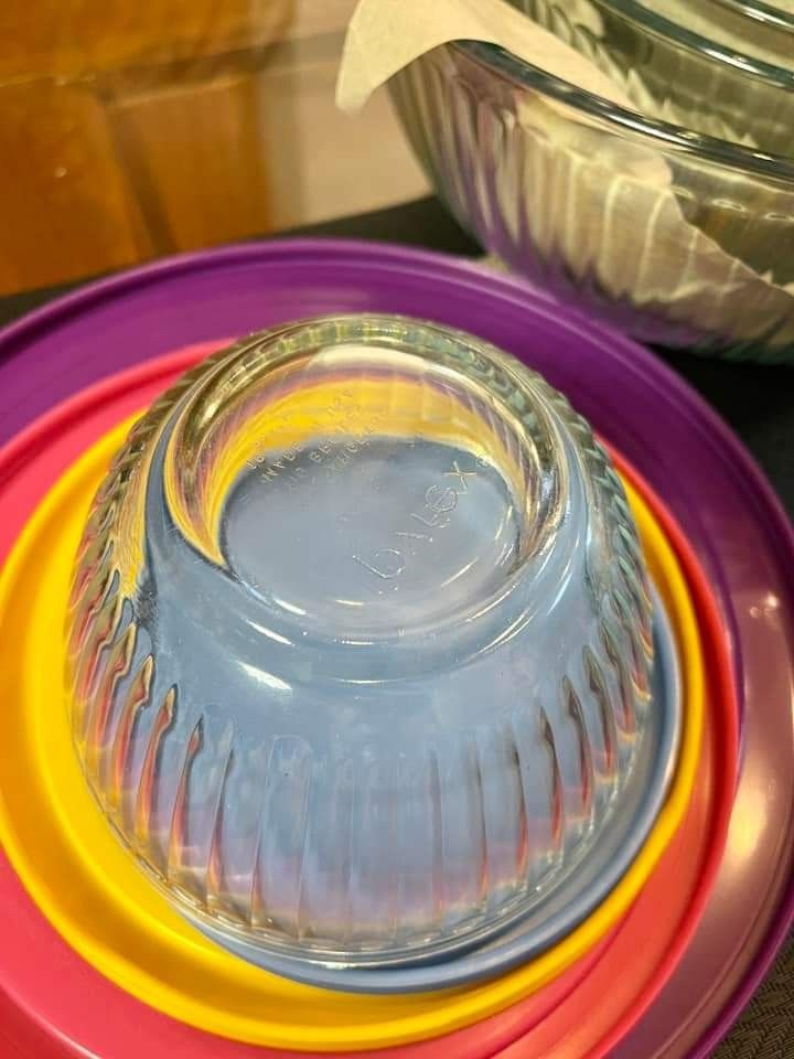 Pyrex Sculptured Mixing Bowl 8 Piece Set on Carousell
