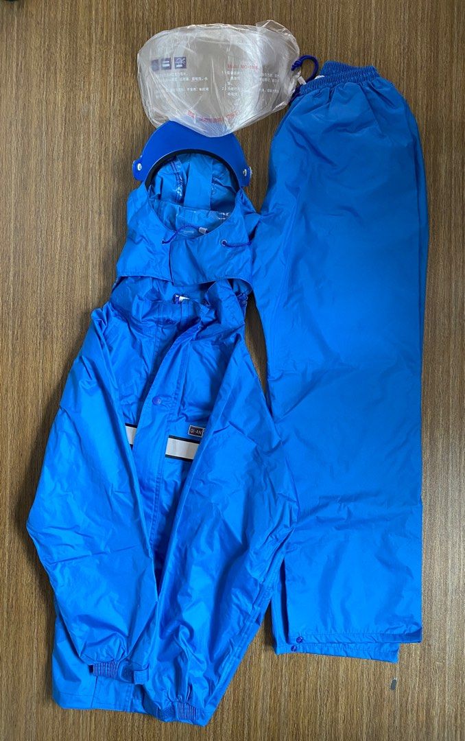Raincoat with pants online