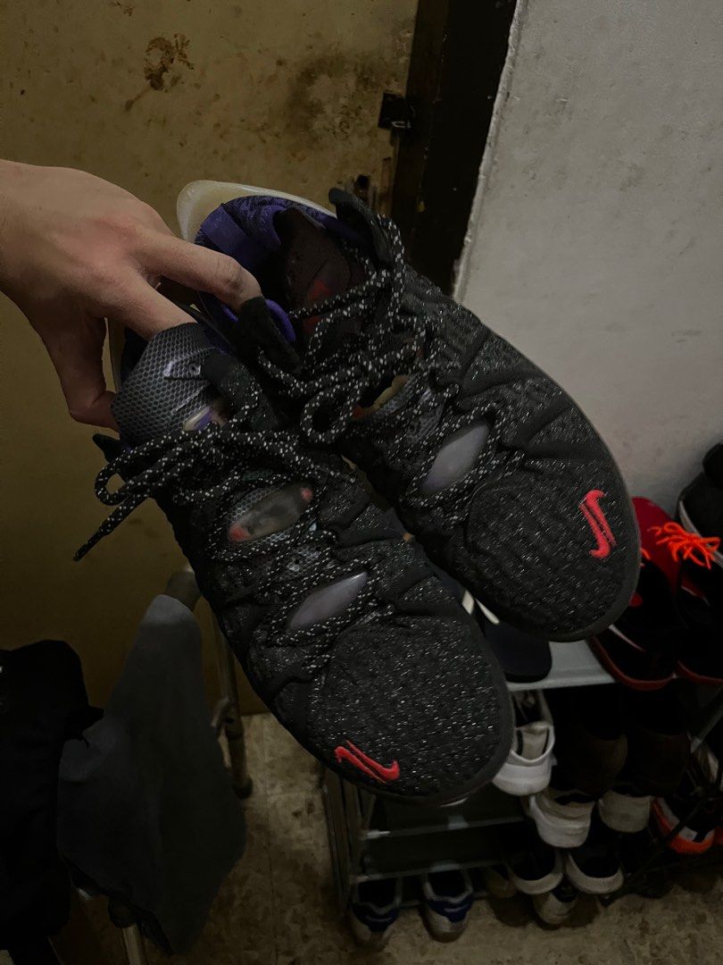 harga sepatu basket nike lebron james
