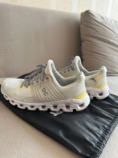 sepatu onrunning cloudswift lime white