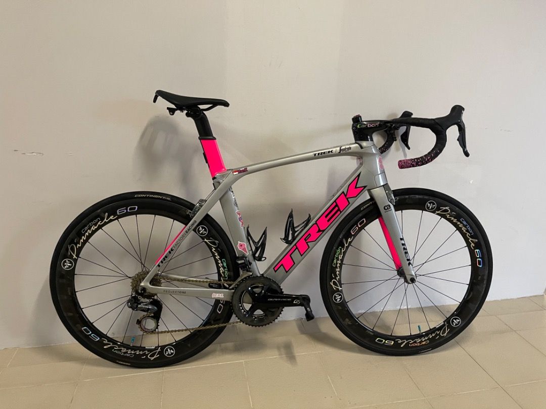 OFFER Lowest price selling at cost Trek madone 9.5 di2 R8070 ultegra Chris king wheelset size 56