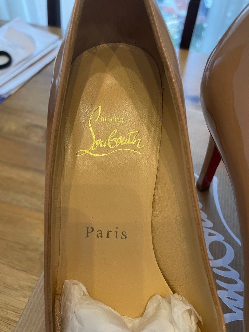 US 5 Christian Louboutin nude heel