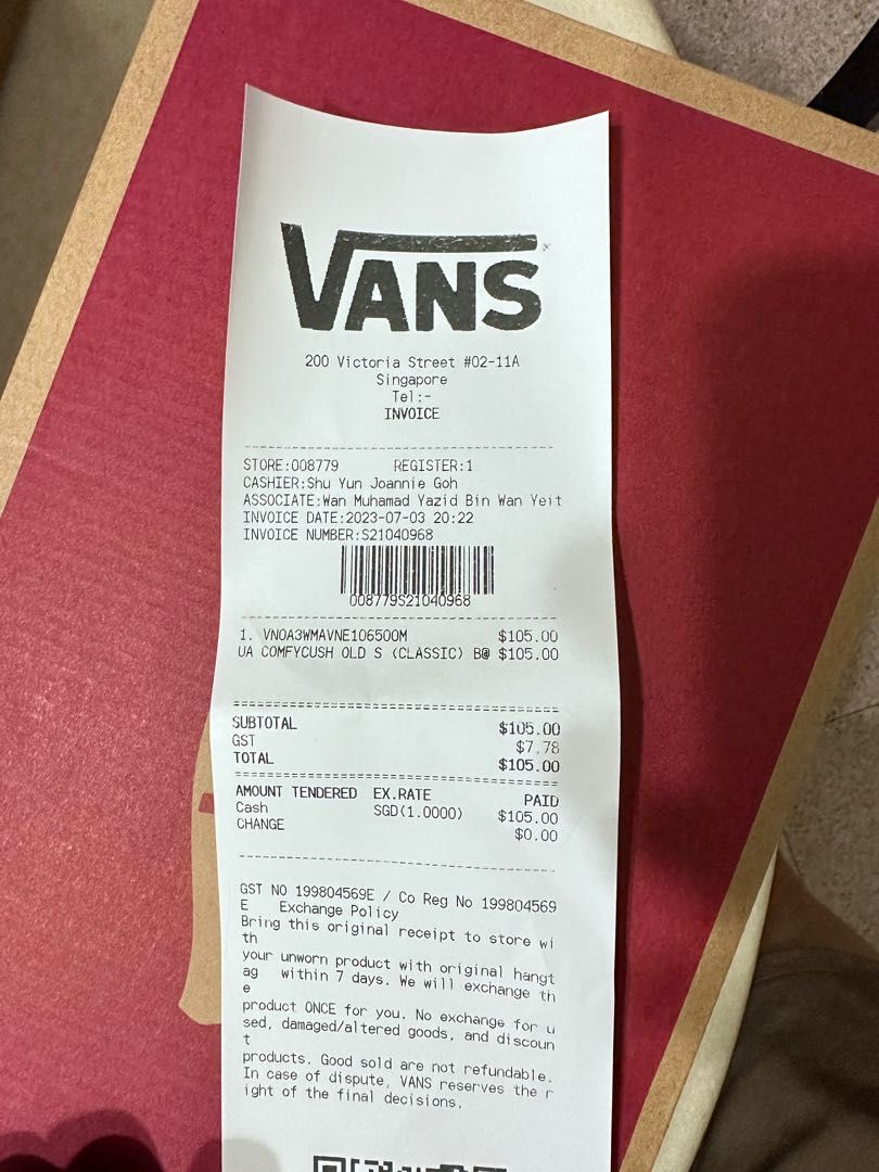VANS (Category: Sneakers) located in Singapore. Submitted by agneskoh_ (Listing ID 1248097673, Image 3). Description: Comfycush old- classic Uk 5.5 Condition 10/10 bought last month only wear 1 time.
