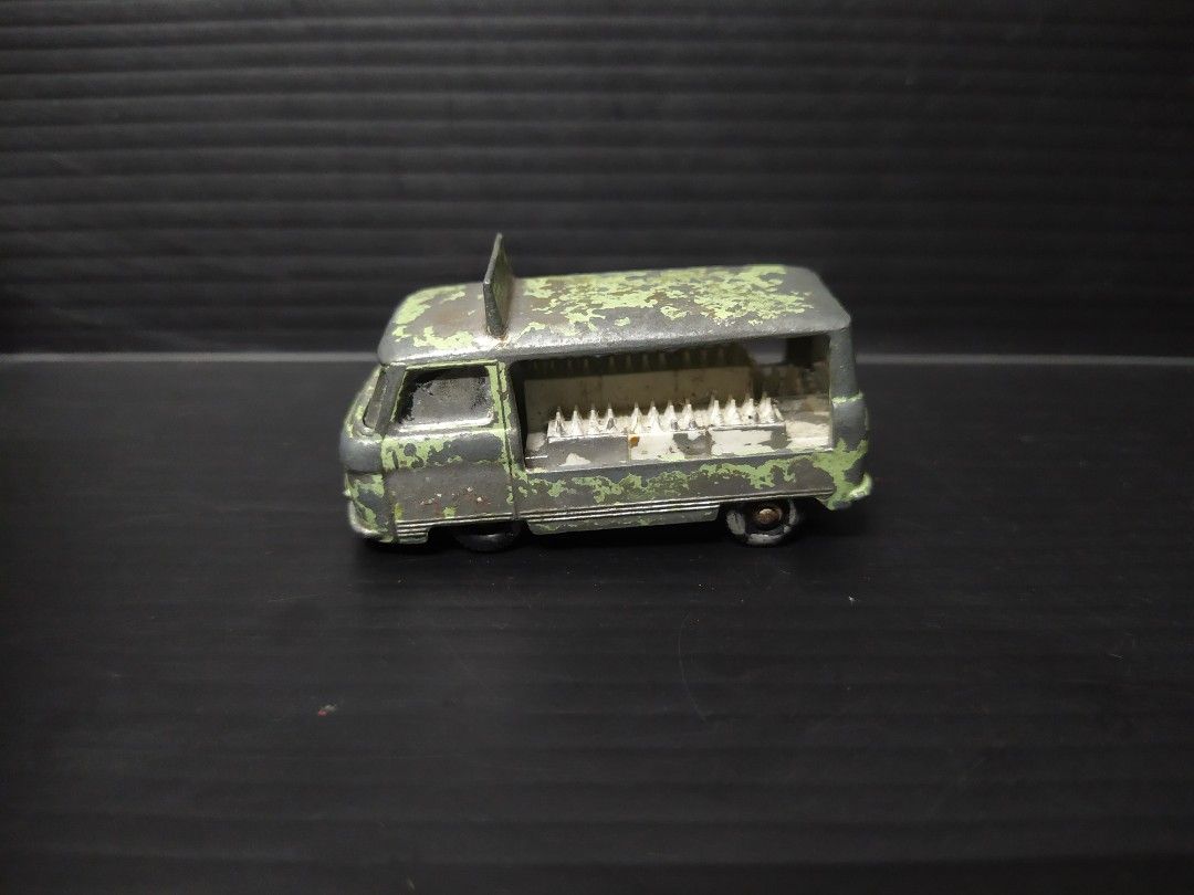 Lesney commer bottle float top