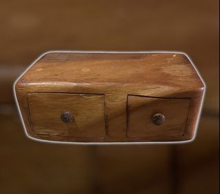 VINTAGE SOLID WOOD JEWELRY BOX