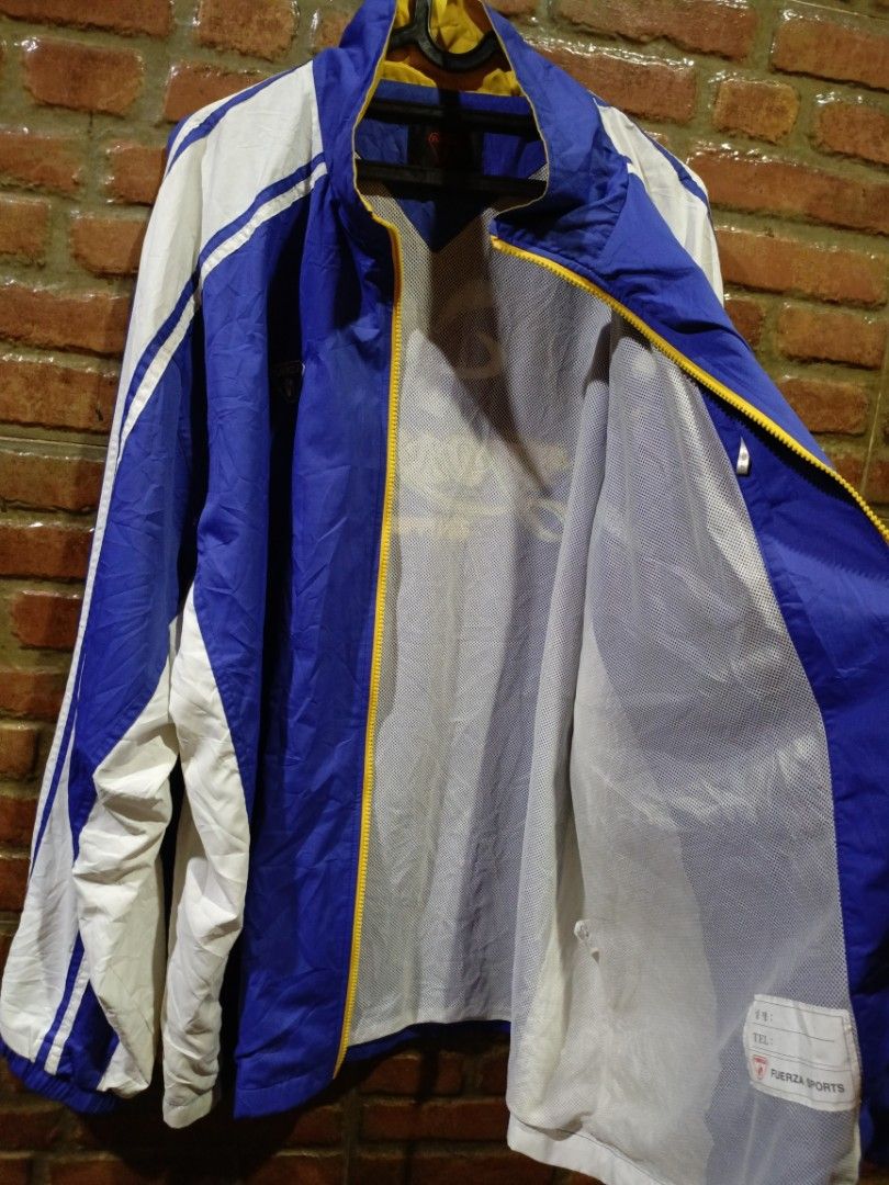 Fuerza jacket clearance