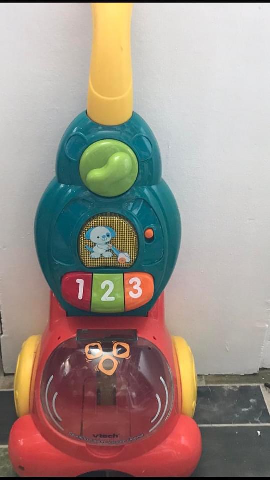VTech Counting Colours Vacuum Cleaner, Hobbies & Toys, Toys & Games on