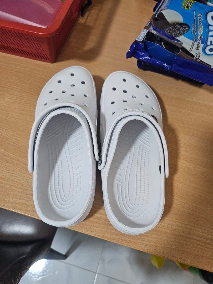 Crocs size clearance 43