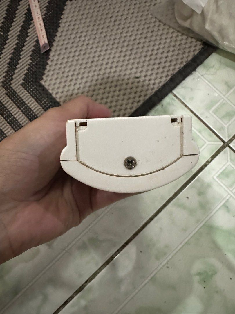 Yale password motion sensor alarm (Category: Other Security Devices) located in Binan City. Submitted by betchayboutique (Listing ID 1248154748, Image 3). Description: .