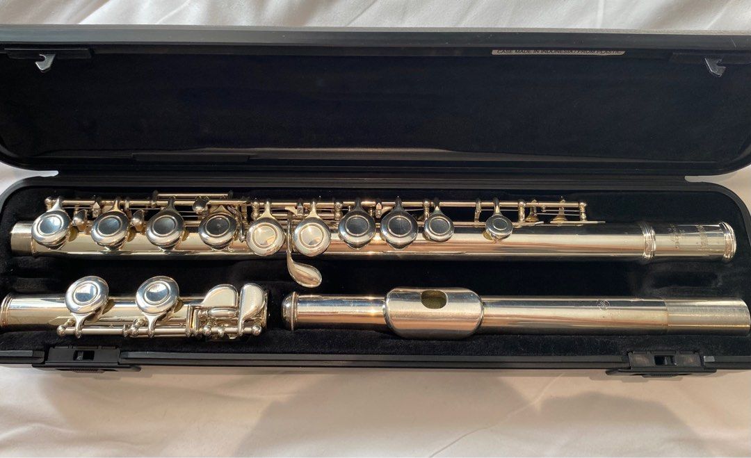 Yamaha Flute YFL 211 with split E mechanism Hobbies Toys