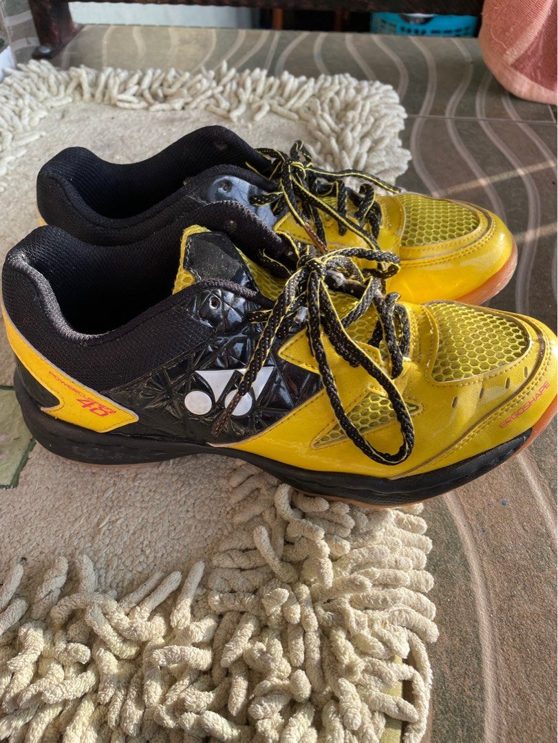 Yonex power cushion outlet 48 badminton shoes