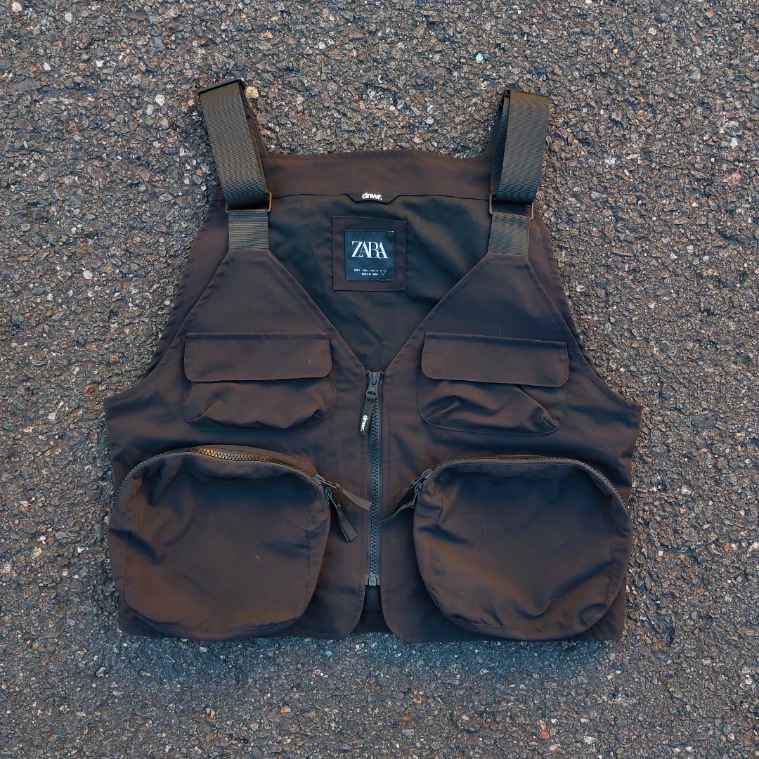 Zara DNWR Utility Vest, Fesyen Pria, Pakaian , Baju Luaran di Carousell