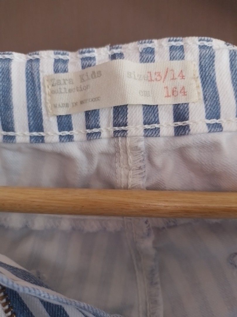 Zara pants (Category: Babies & Kids Fashion) located in Bislig. Submitted by cessg (Listing ID 1248160772, Image 3). Description: Will fit teens or petite ladies. Adjustable waistline..
