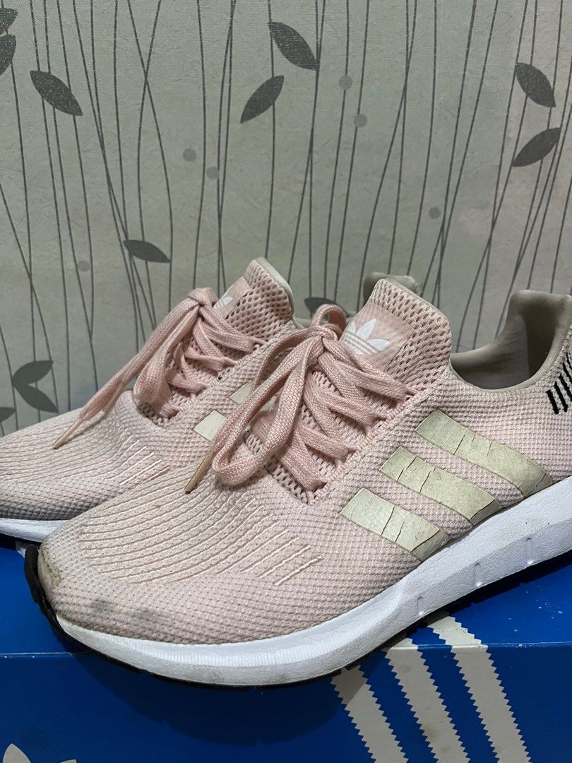 Adidas swift run dust pearl top