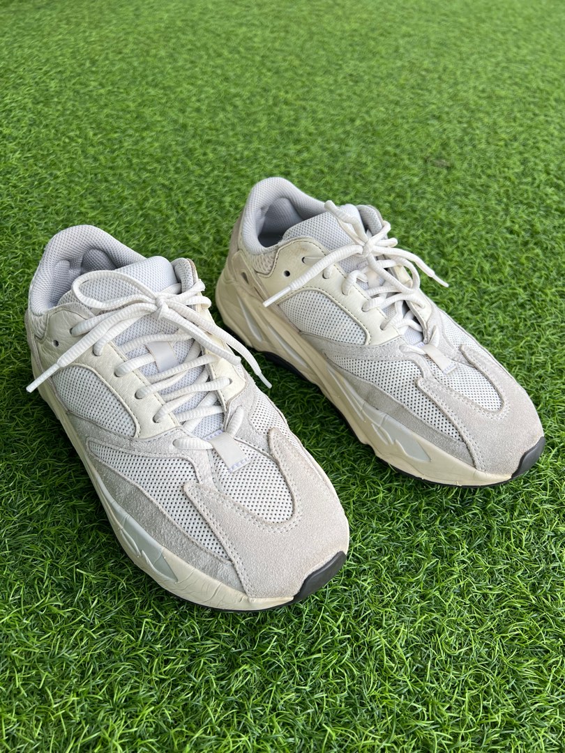 Adidas Yeezy 700 Analog