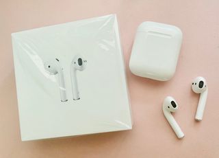 Apple AirPods Gen 2