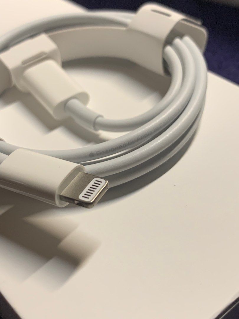 Apple USB-C to Lightning Cable (2 m) Unboxing! 