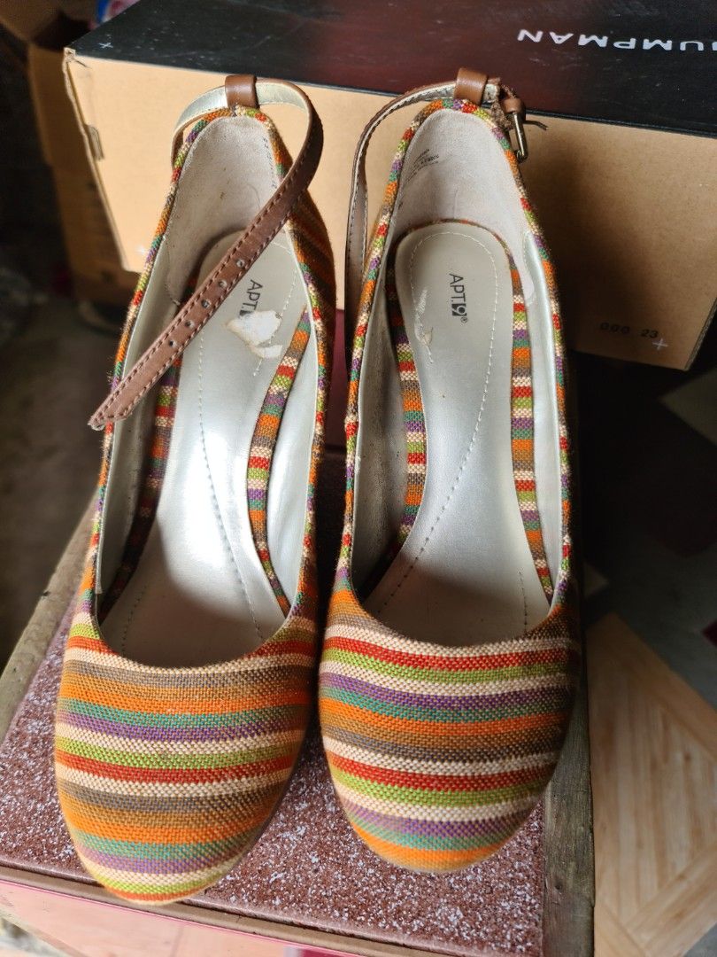 Apt 9 cheap wedge sandals