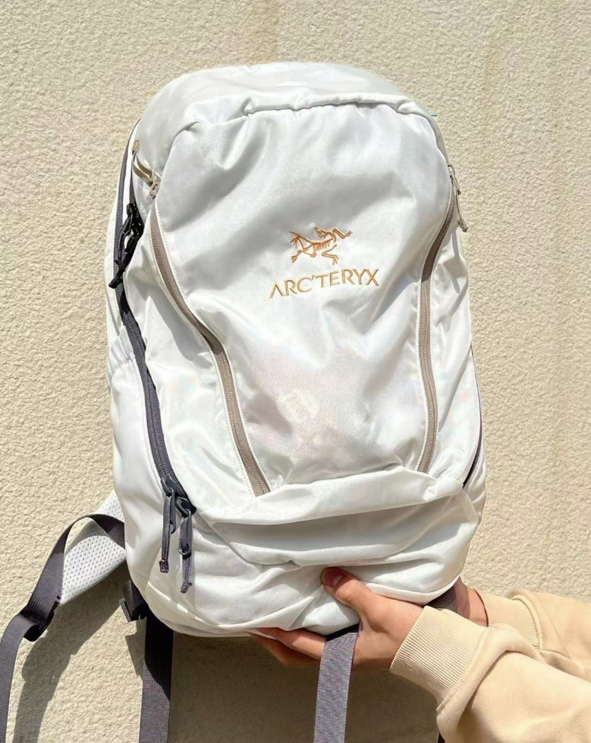 Arc'teryx Mantis Backpack 26L White