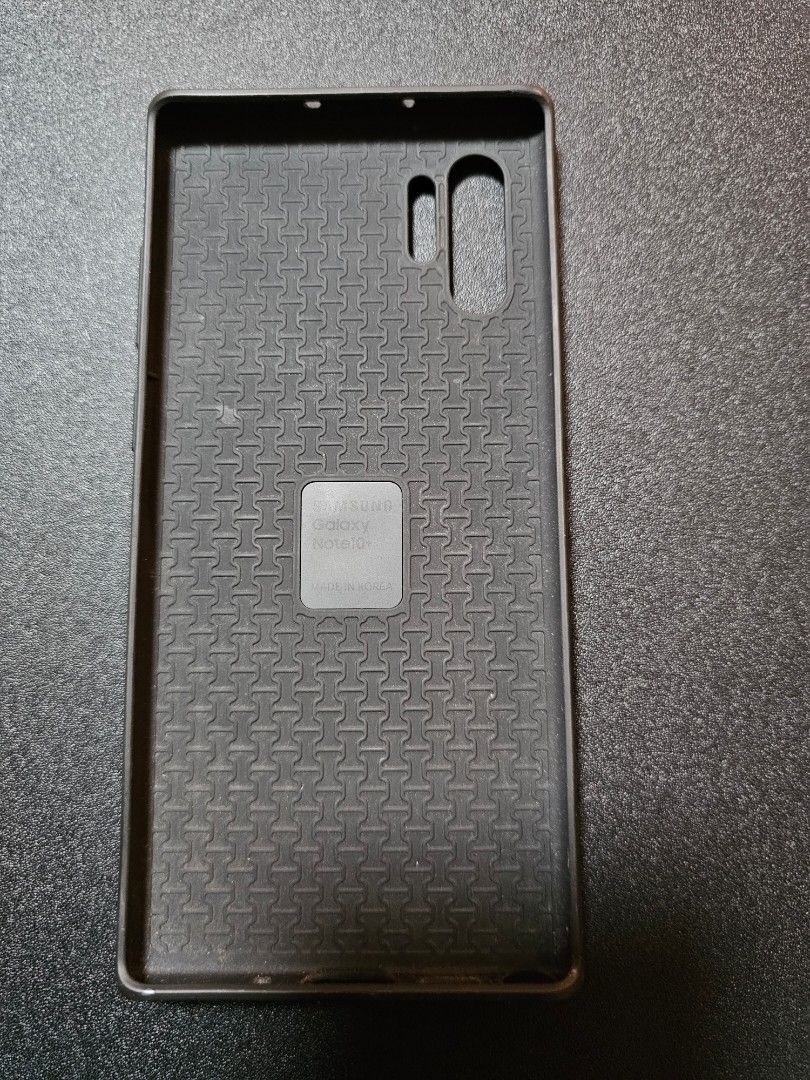 Authentic pre loved phone cases (Category: Samsung) located in Quezon City. Submitted by justc (Listing ID 1248390077, Image 2). Description: otter note 10+ - 500 samsung black note10+- 400 samsung gold flip s8+ cover w flaw- 100 shopee.ph/justcgaw.