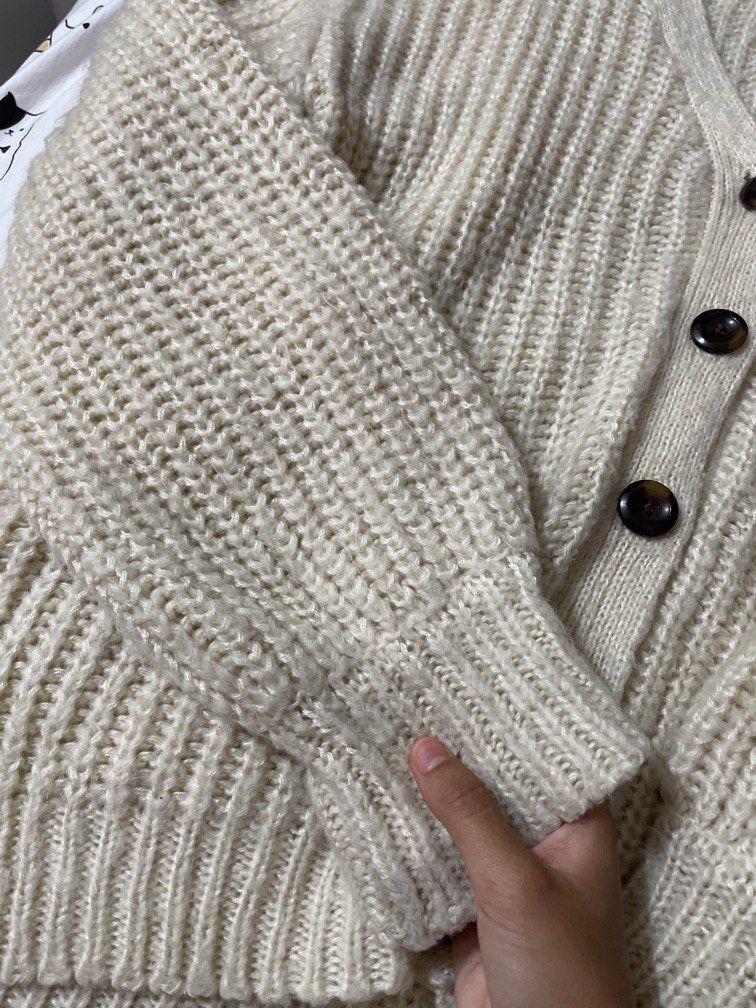 Baggy store sleeve cardigan
