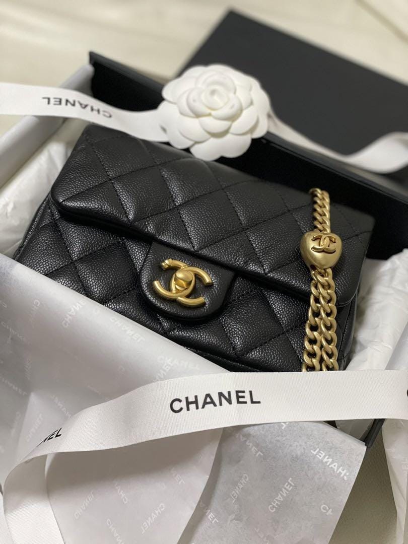 Brand new Chanel 23p black caviar mini rectangular heart chain bag, 名牌