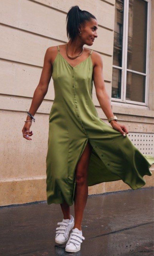 Uniqlo camisole flare dress, Women's Fashion, Dresses & Sets, Dresses on  Carousell