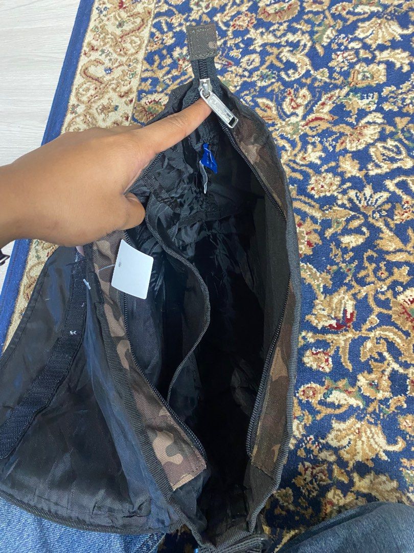 Champion sling bag camo on sale