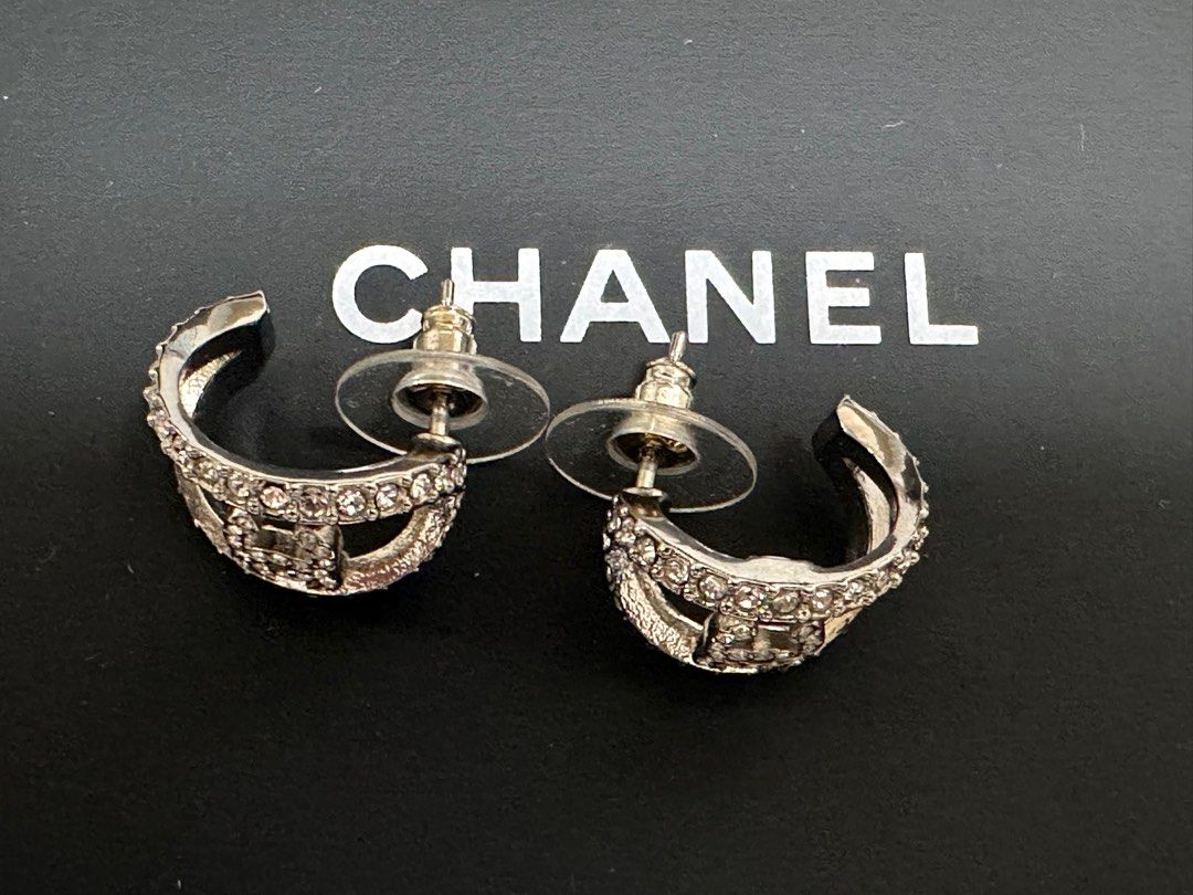 Chanel Earrings huggged cc hoop earring