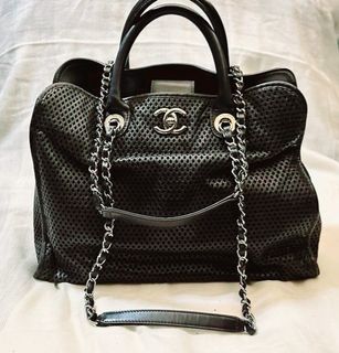 (Category: ) located in . Submitted by after12am (Listing ID 1248420905, Image 1). Description: .