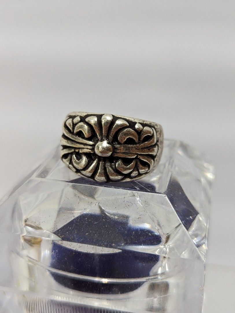 Chrome hearts fleur de lis ring hotsell